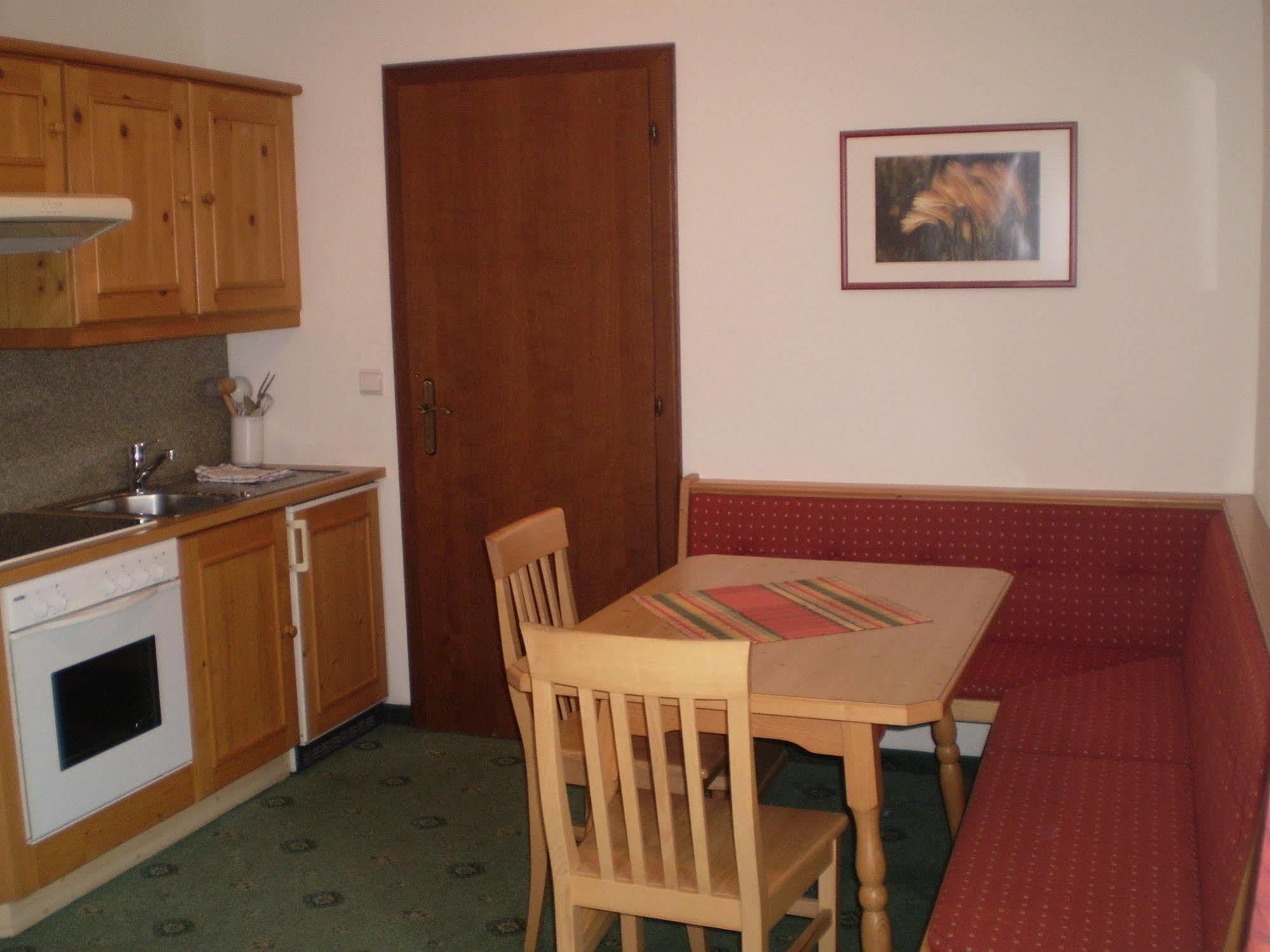 Apart Hotel Garni Strasser Zell am Ziller Zewnętrze zdjęcie